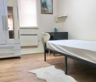 Room in a Shared Flat, Thyme Close, SE3 - Photo 2