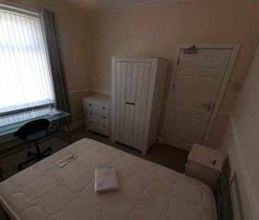 6 bedroom house to rent - Photo 1