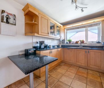 3 bedroom detached house to rent - Photo 6