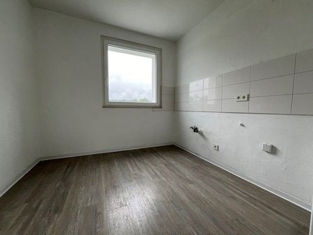 Ihre neue Wohlfühloase! Bezugsfertige 2,5-Raum Wohnung mit großem Balkon! - Photo 4