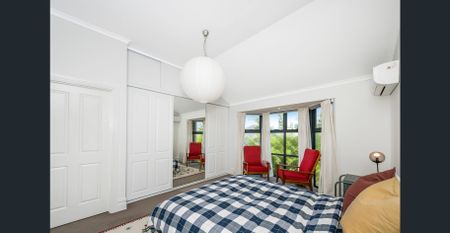 Character Charm Meets Urban Convenience - Photo 5