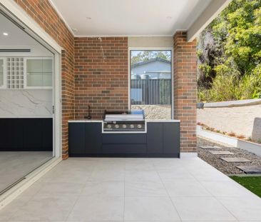 Brand New Luxury Home in a Prime Thornleigh Location - Photo 3