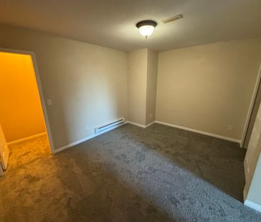 Suite in Upper Ten Oaks – Above Ground - Photo 4