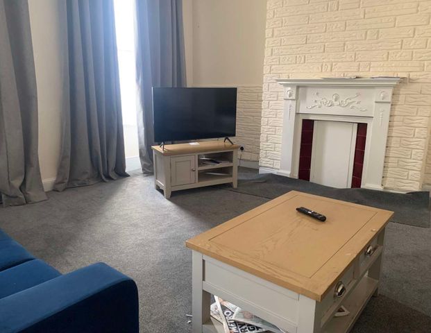 Prime location! Room 8 - Photo 1