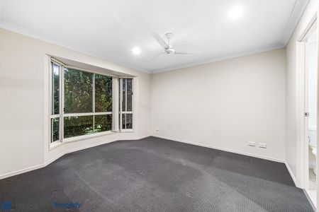 LOVELY MODERN HOME AWAITS! - Photo 4