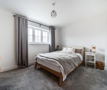 4 bedroom semi-detached house to rent - Photo 6