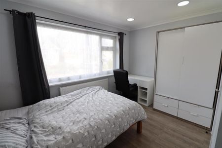 6 bedroom house to rent - Photo 4