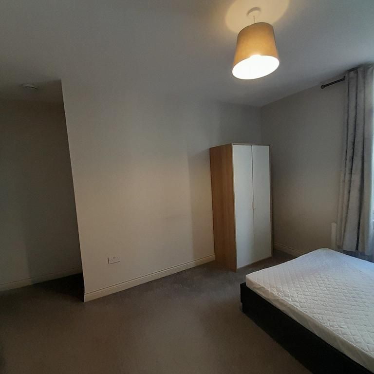 1 bedroom in a house share to rent - Photo 1