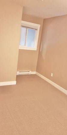 1 Bed 1 Bath - Townhouse - Photo 1