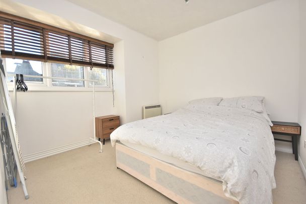 2 bedroom flat to rent, - Photo 1