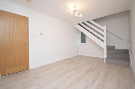 2 bedroom semi-detached house to rent - Photo 2