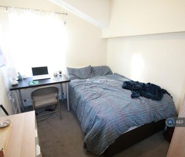 6 bedroom terraced house to rent - Photo 4