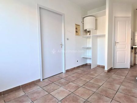 Location Appartement 1 pièces 14 m2 à Albi - Photo 3