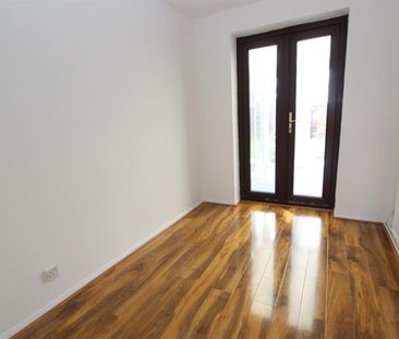 3 bedroom Terraced House to let - Photo 4