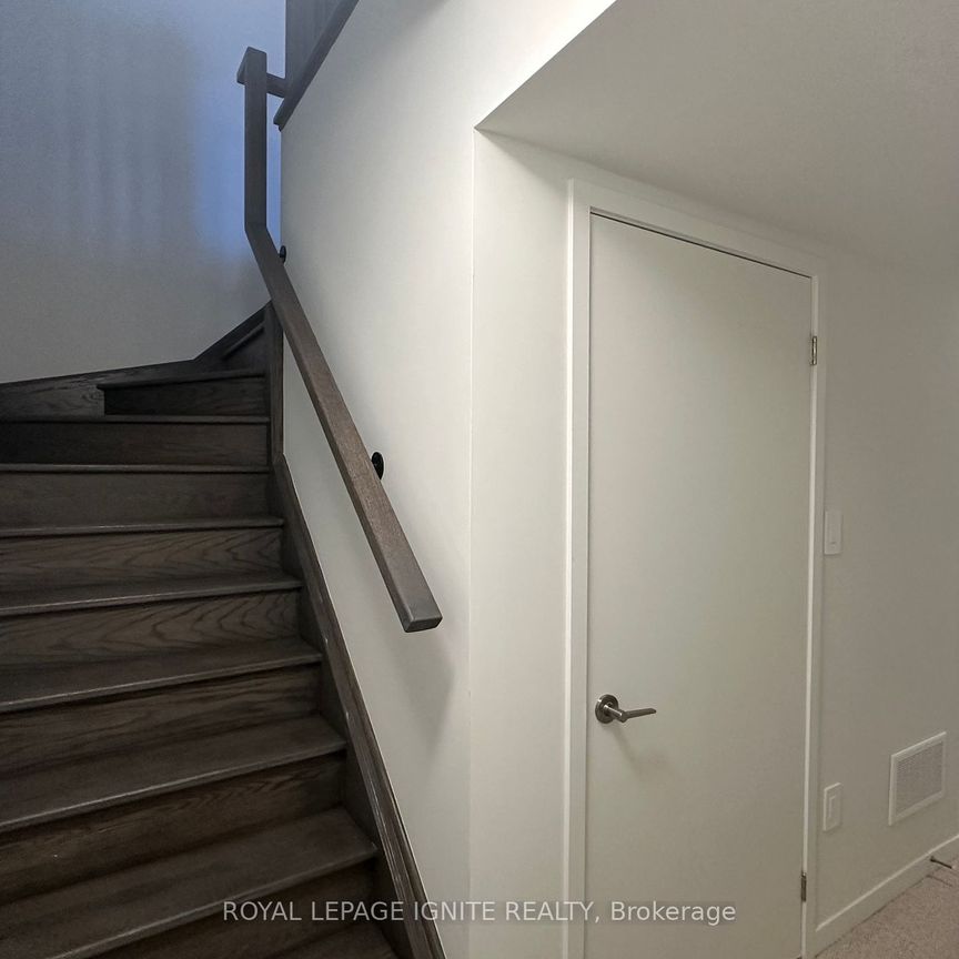 Condo Townhouse For Lease | N7395758 - Photo 1