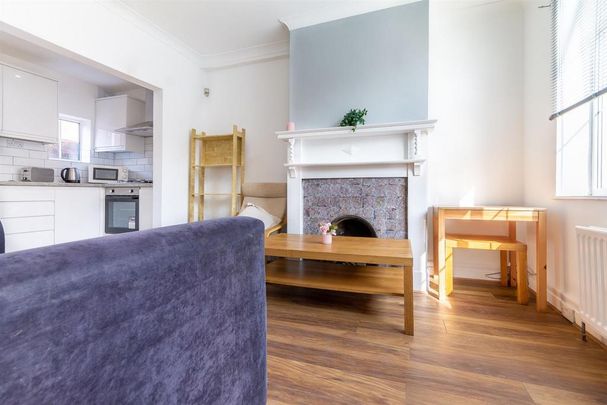 3 bedroom terraced house to rent - Photo 1