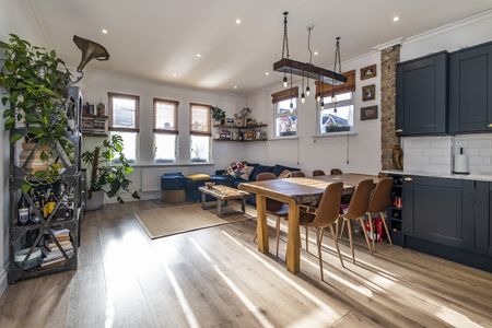 2 bedroom flat to rent - Photo 2