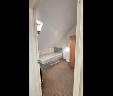 Room in a Shared House, Margery Park Road, E7 - Photo 3