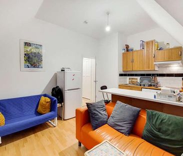 Baldry Gardens, London, SW16 - Photo 1