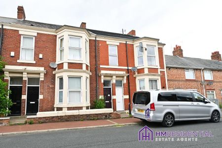 3 bedroom flat to rent - Photo 4