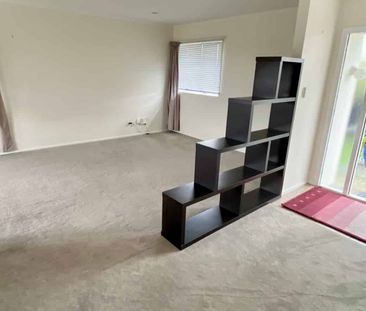 Free Standing 3 bedroom, Power & Water Included! - Photo 2