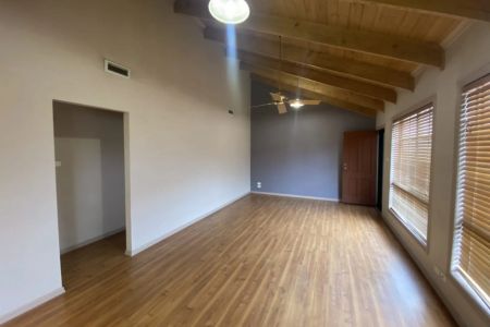 Low-Maintenance Living in Prime Location! - Photo 5