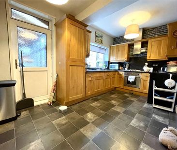 4 bedroom semi-detached house to rent - Photo 5