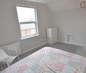 4 Bedroom End Terraced House - Photo 1