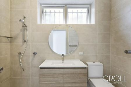 Executive Style Living With Captivating Panoramic Views - Photo 5