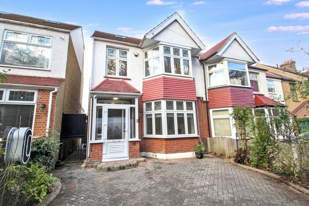 4 bedroom semi-detached house to rent - Photo 1