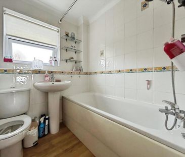 2 bedroom end of terrace house to rent - Photo 6