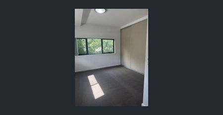 Spacious 3-Bedroom Townhouse For Lease In Homebush - Photo 2