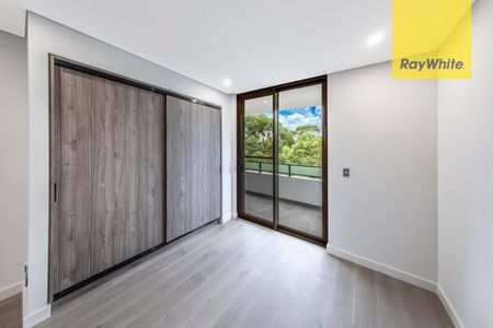 The Premier Choice Three-bedroom residence at Platinum on Peach Tree - Photo 3