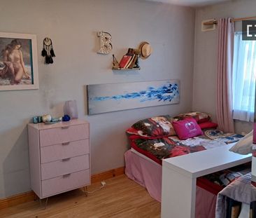 Room for a rent in 4-bedroom house in Clondarkin, Dublin - Photo 2