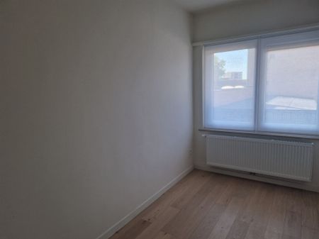 Appartement met 2 slaapkamers en garage - Photo 3
