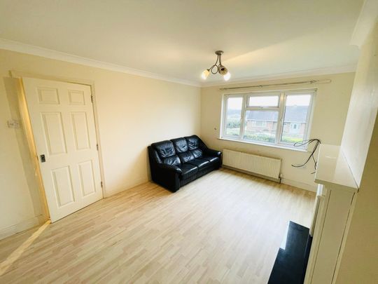 Rooks Nest Road, Wakefield, Outwood - Photo 1