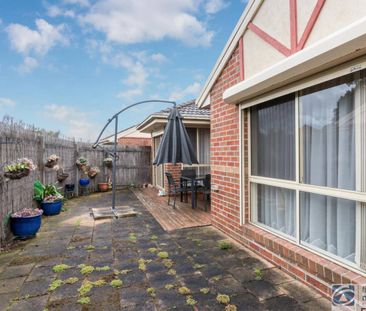 Modern 3-Bedroom Unit – Prime Cranbourne Location - Photo 2