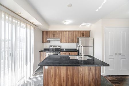 For Lease - 5605 Oscar Peterson Boulevard Unit# 2, Mississauga, Ontario - Photo 5