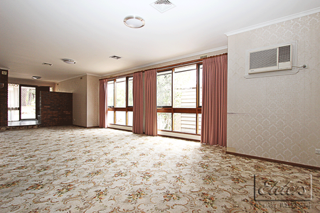 Large Family Home in Highly Sought After Strathdale - Photo 3