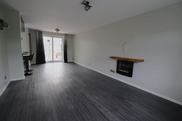 Hollam Drive Fareham Unfurnished - Photo 1