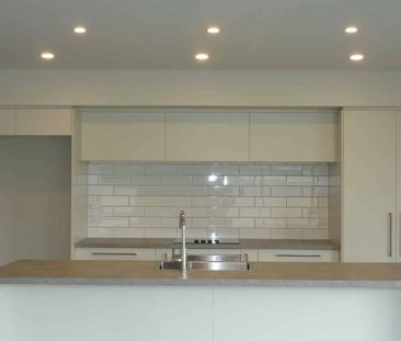 Elegant Modern Home– Your Next Chapter Begins Here - Photo 4