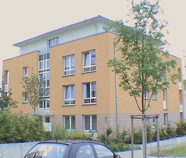 Schöne Erdgeschosswohnung mit Terrasse - Foto 2