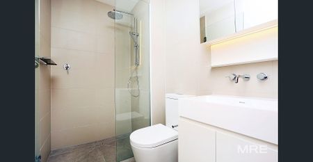 A spacious and modern apartment in a great location - Photo 2