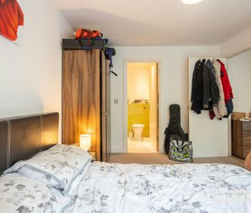 Flat to rent on - Photo 2