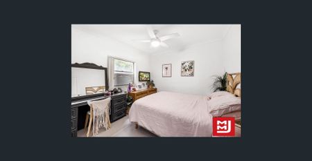 Stylish & Spacious 2-Bedroom Unit in a Prime Coastal Location - Photo 3