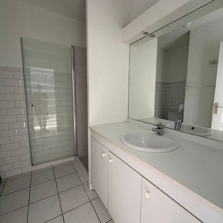 Location Appartement 1 pièce 27m² - Photo 3