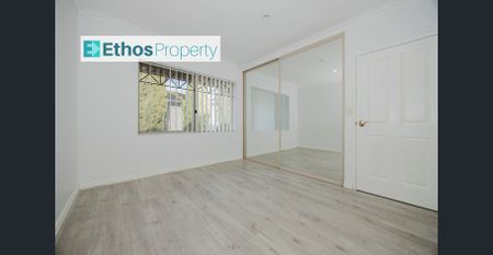 A REAL GEM ON SWAN ST - Photo 3