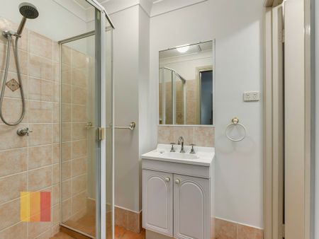3 BEDROOM TOWNHOUSE WITH MASSIVE COURTYARD - Photo 4