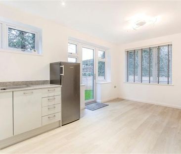 3 bedroom terraced house to rent - Photo 6