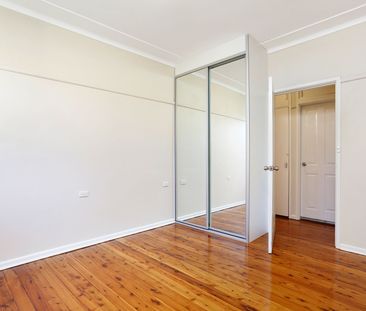 Newly painted Charming Family Home - Photo 3